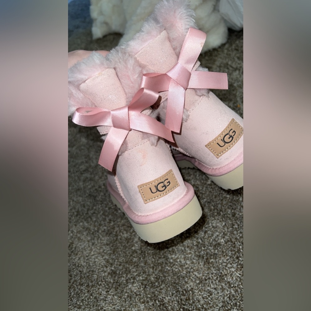 Rare sparkly Bailey bow Uggs